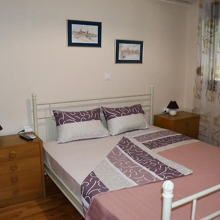 דירות ניקיטי Petros House מראה חיצוני תמונה