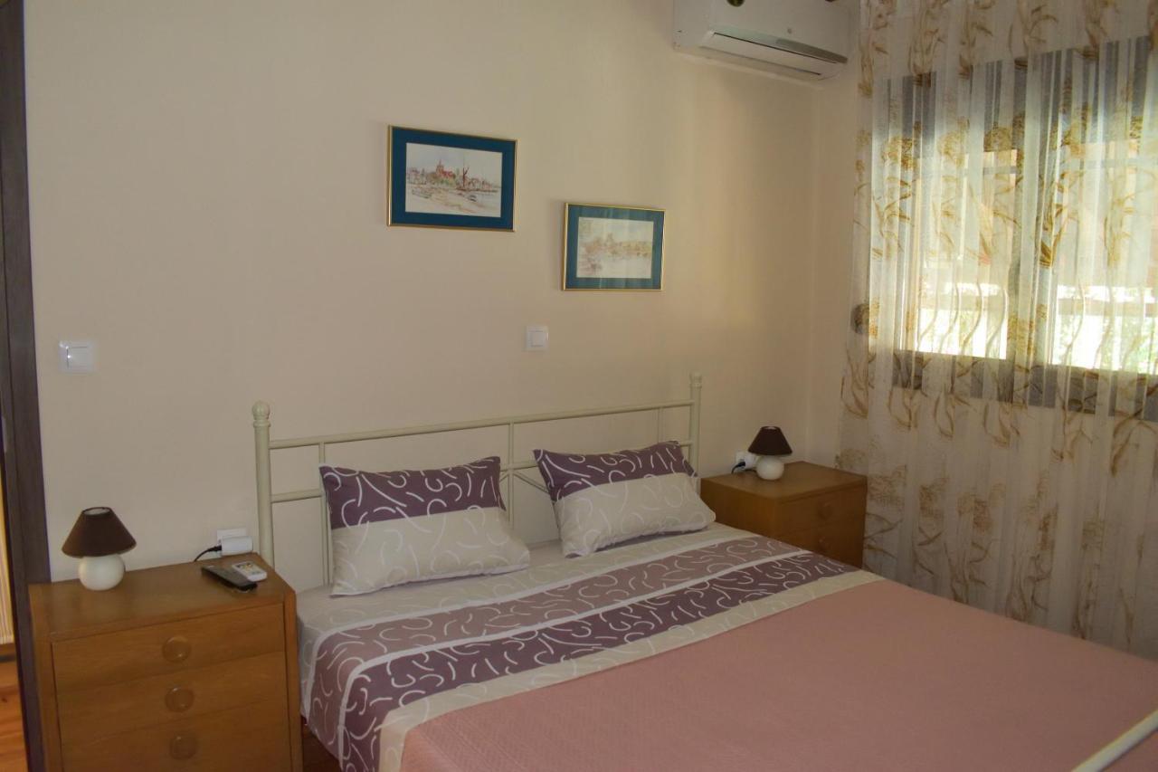 דירות ניקיטי Petros House מראה חיצוני תמונה