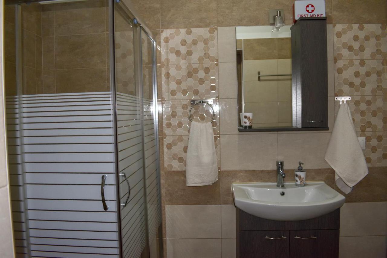דירות ניקיטי Petros House מראה חיצוני תמונה
