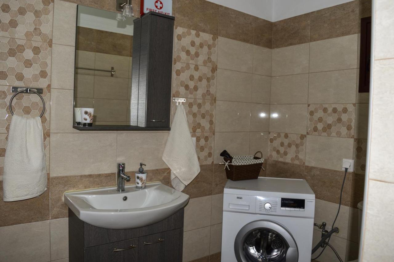 דירות ניקיטי Petros House מראה חיצוני תמונה