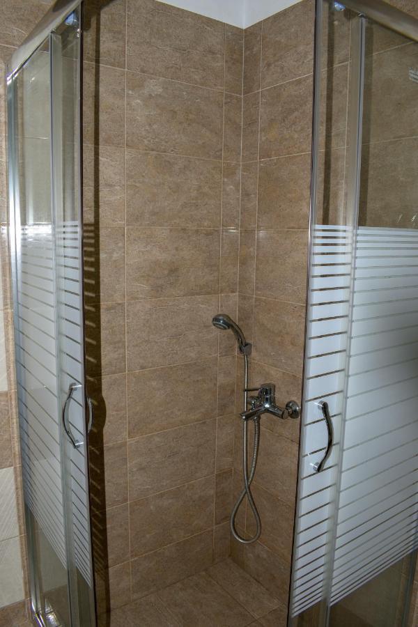 דירות ניקיטי Petros House מראה חיצוני תמונה